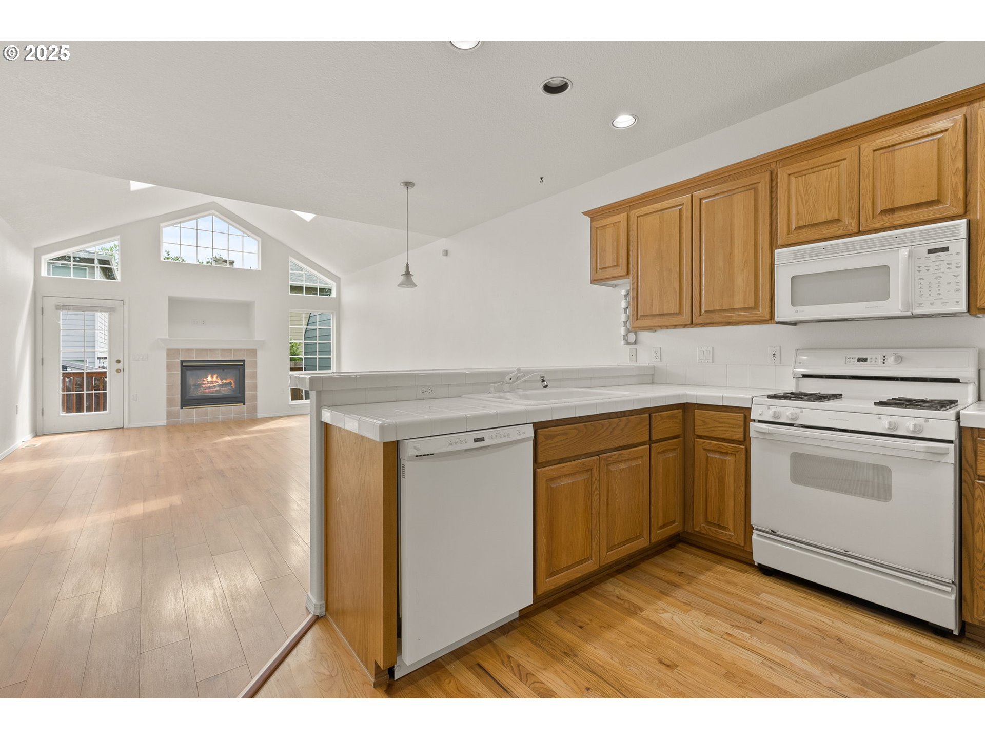4710 Southwest 2nd Avenue Portland, OR 97239 - Photo 6 of 22 Gallery Image 6