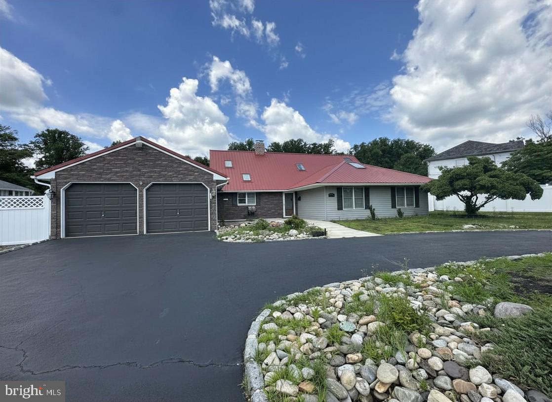 24 Rose Apple Road Levittown, PA 19056 - Photo 4 of 72