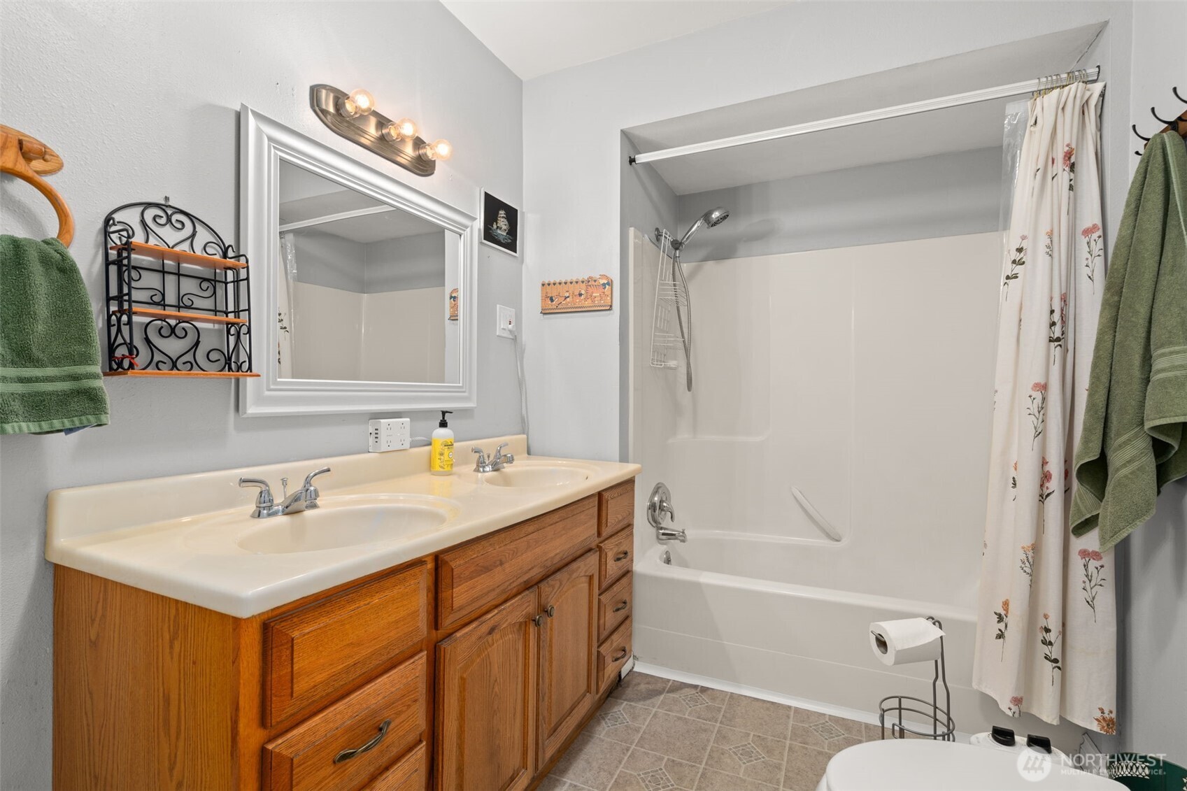 829 Jackson Avenue Raymond, WA 98577 - Photo 16 of 27