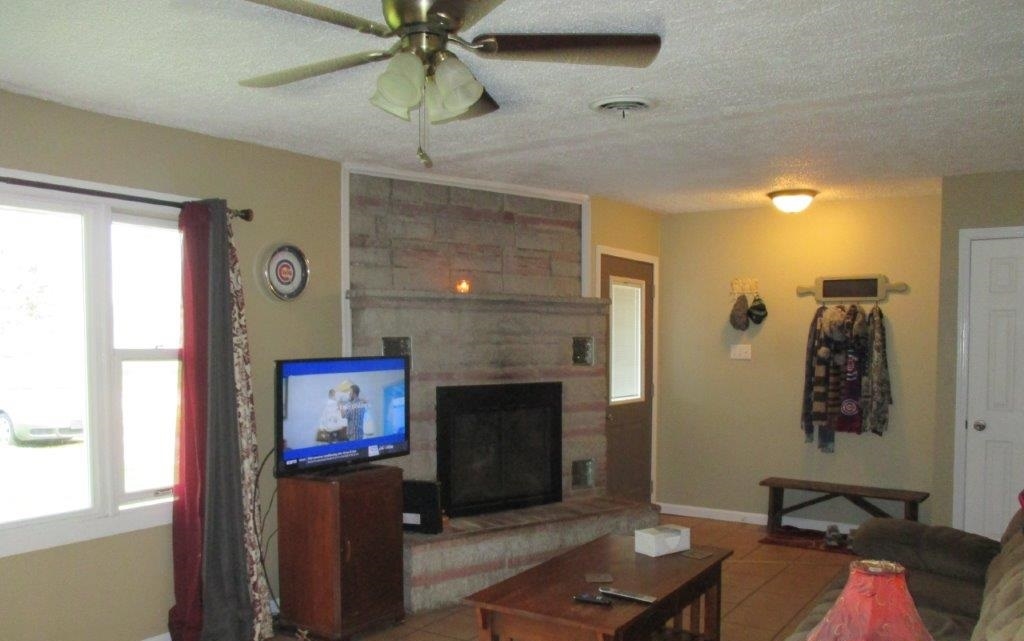 13371 North Warner Road Syracuse, IN 46567 - Photo 4 of 12 Gallery Image 4