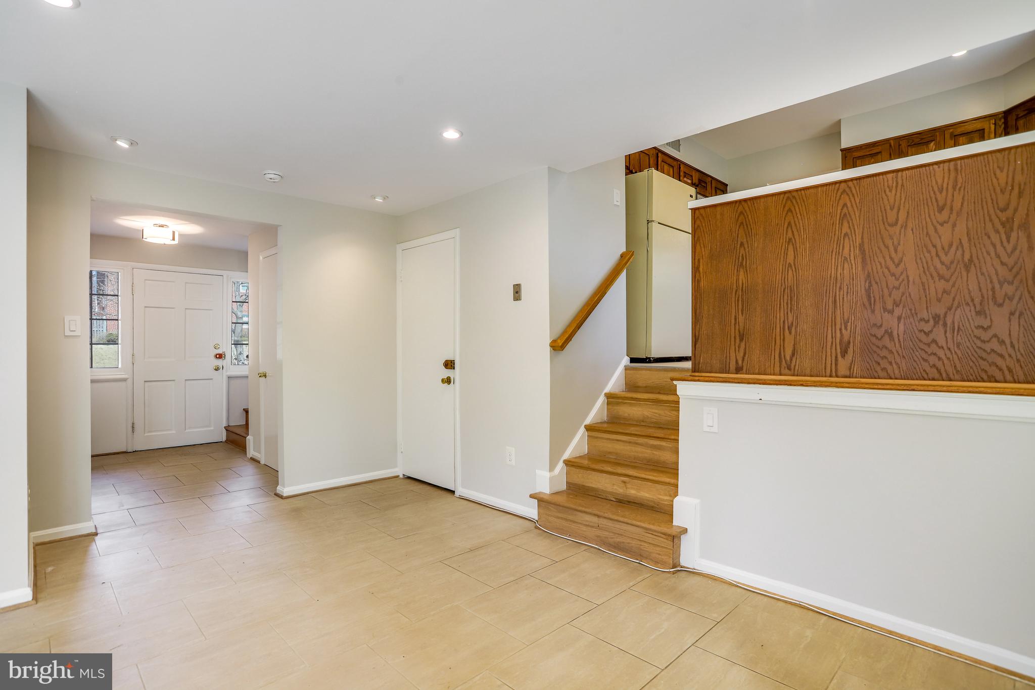 9815 Belhaven Road Bethesda, MD 20817 - Photo 14 of 53 Stairs to kitche