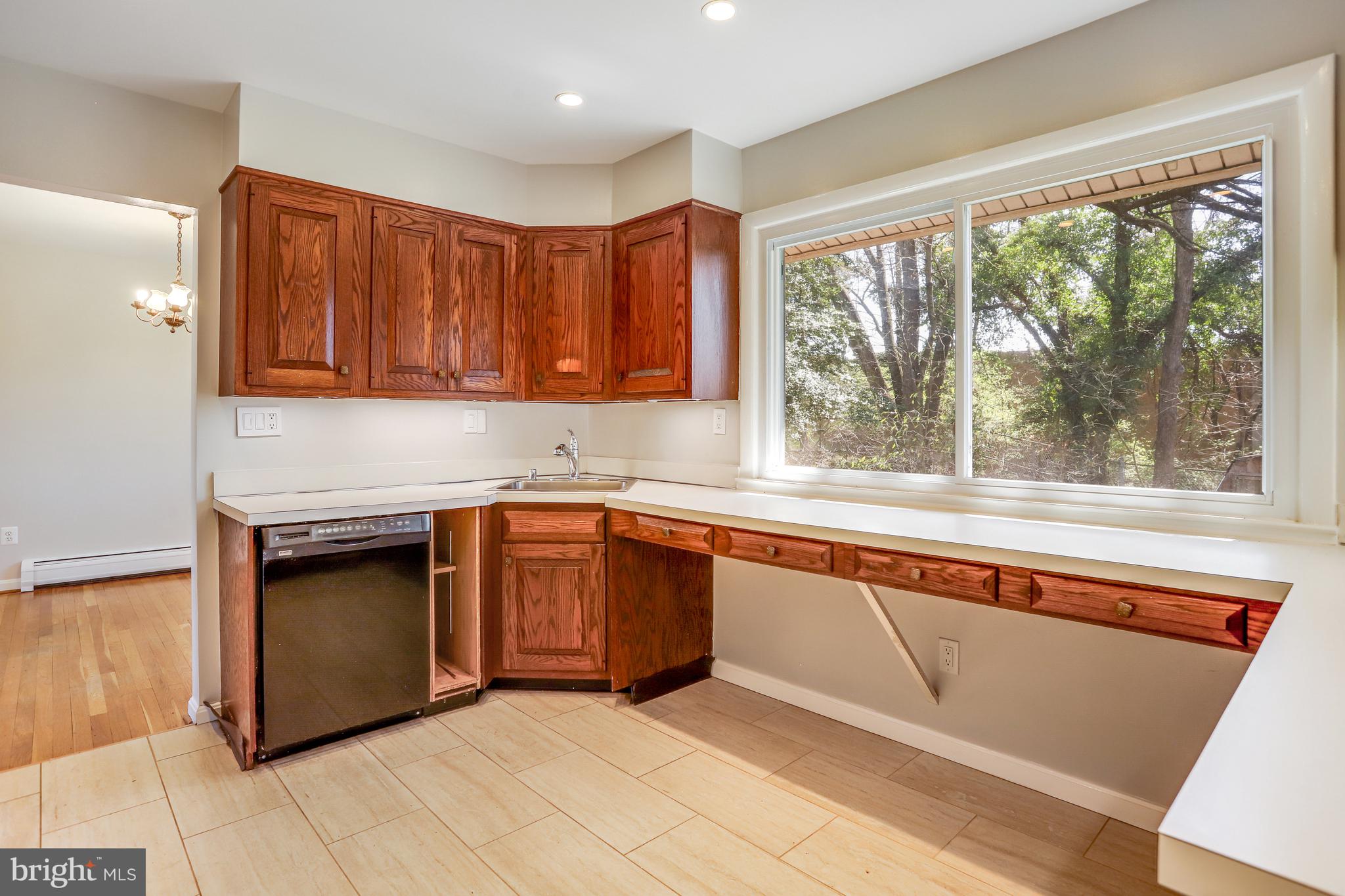 9815 Belhaven Road Bethesda, MD 20817 - Photo 17 of 53 Kitchen