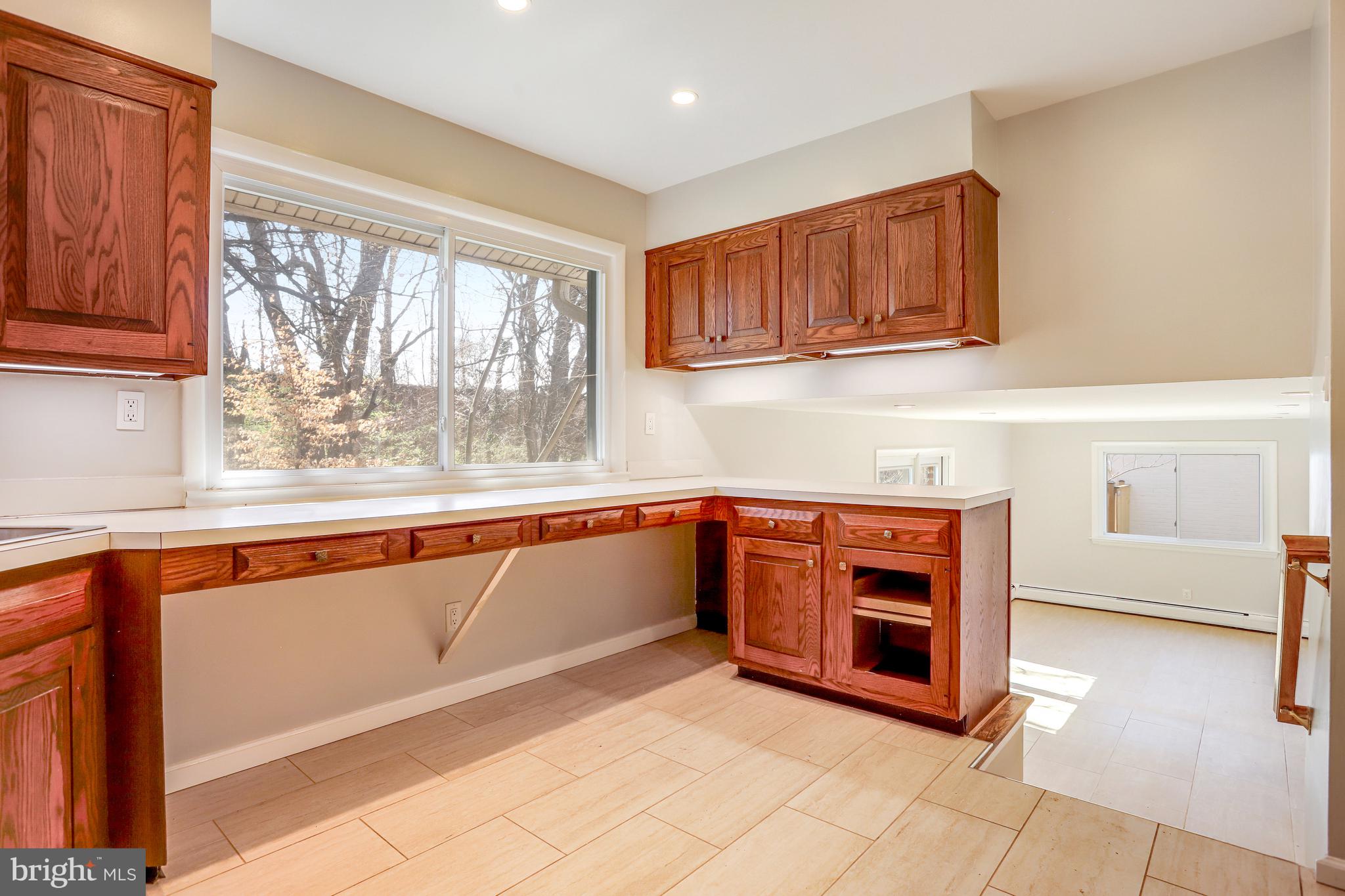 9815 Belhaven Road Bethesda, MD 20817 - Photo 18 of 53 Kitchen