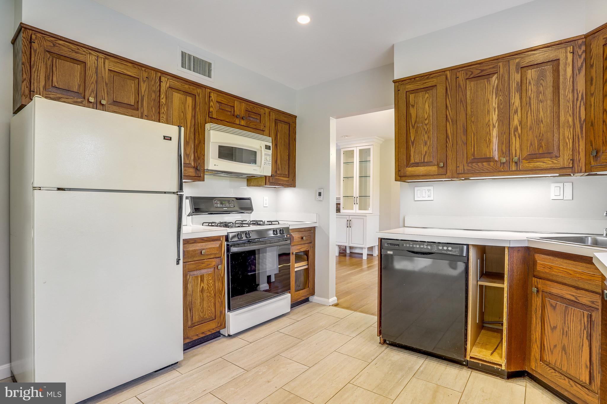 9815 Belhaven Road Bethesda, MD 20817 - Photo 20 of 53 Gallery Image 20