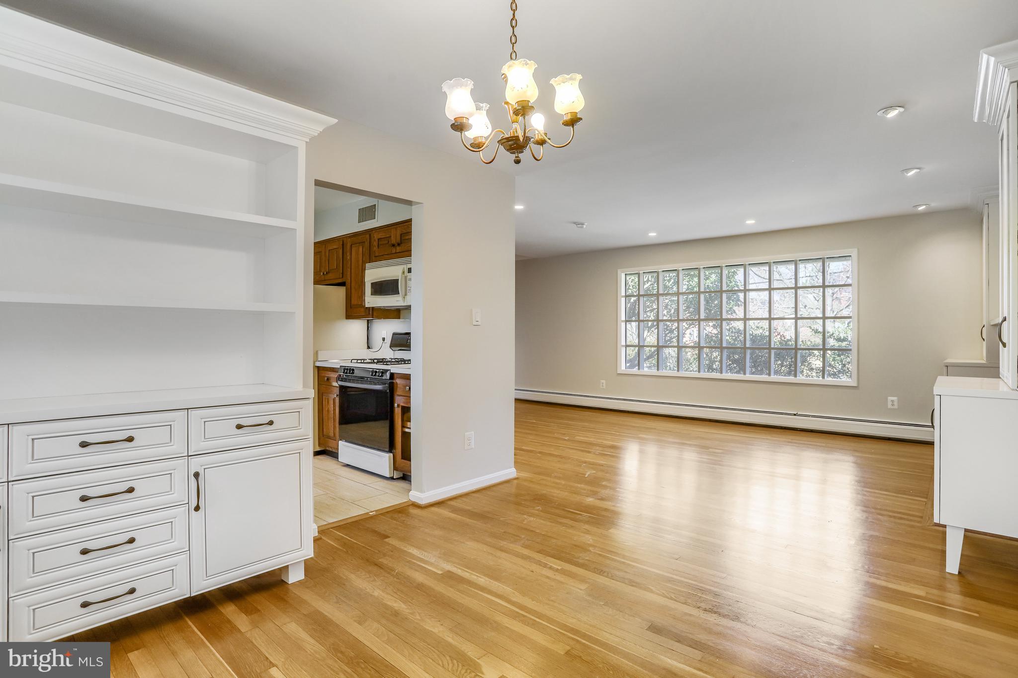 9815 Belhaven Road Bethesda, MD 20817 - Photo 29 of 53 Dining room