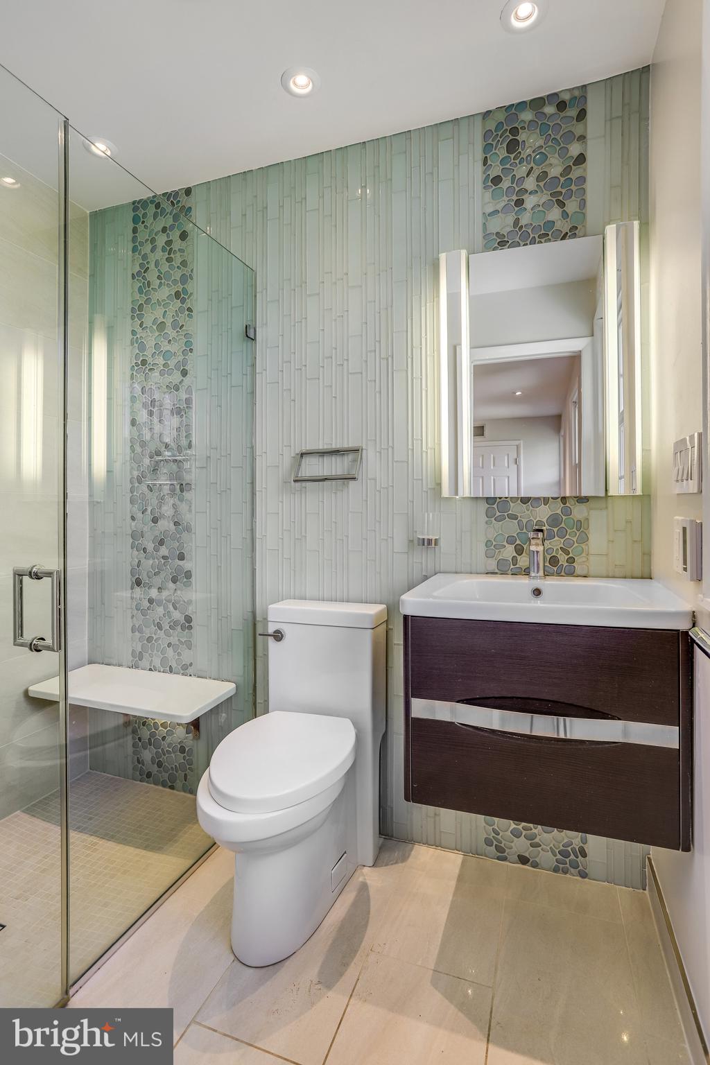 9815 Belhaven Road Bethesda, MD 20817 - Photo 42 of 53 Primary ensuite bathroom