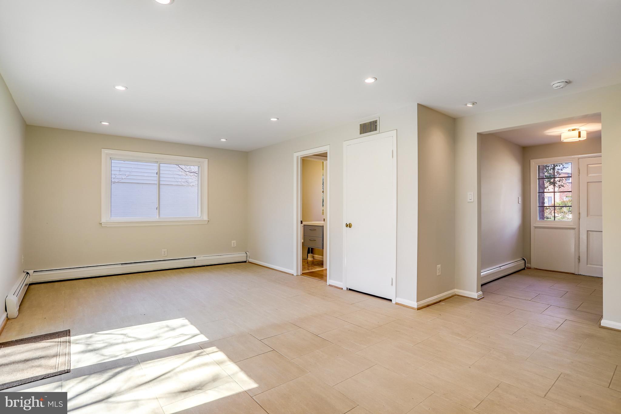9815 Belhaven Road Bethesda, MD 20817 - Photo 7 of 53 Family room