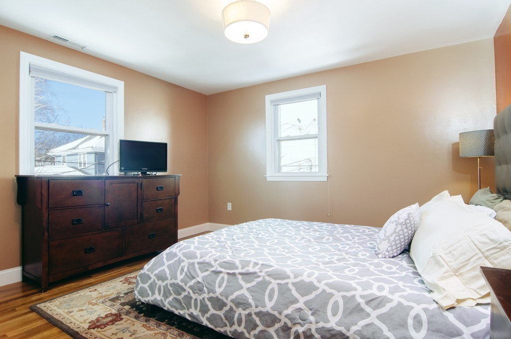 19 Stuart Street Watertown, MA 02472 - Photo 12 of 23