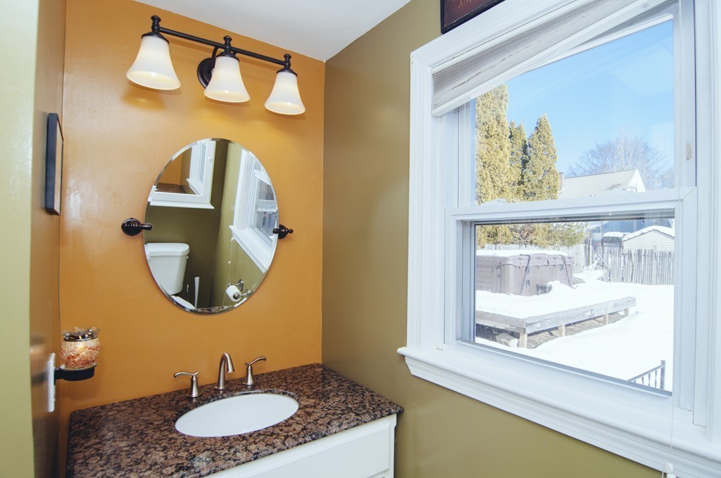 19 Stuart Street Watertown, MA 02472 - Photo 9 of 23