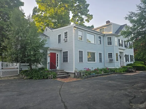 $3,000 | 200 Pleasant Street, Unit 2, Framingham, MA 01701