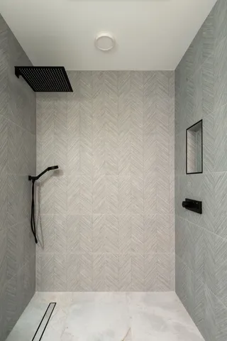 $1,100,000 | 466 North Paulina Street, Unit 302, Chicago, IL 60622