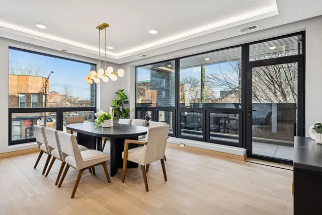 $1,100,000 | 466 North Paulina Street, Unit 302, Chicago, IL 60622