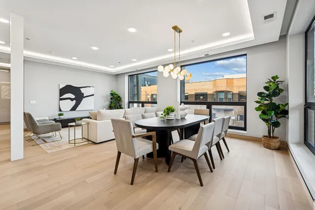 $1,100,000 | 466 North Paulina Street, Unit 302, Chicago, IL 60622