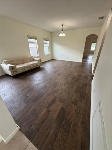 a view of livingroom with furniture