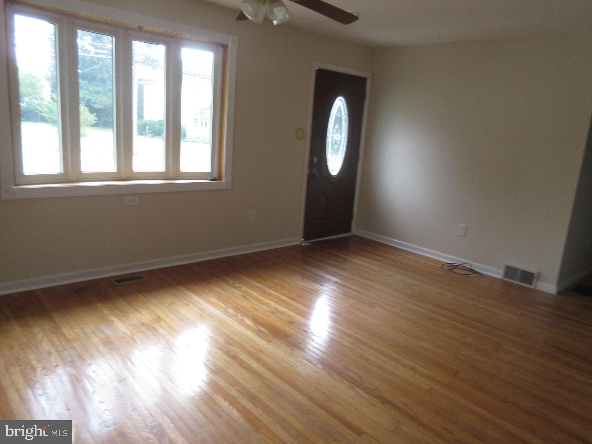 945 Clements Bridge Road Barrington, NJ 08007 - Photo 2 of 21 Gallery Image 2