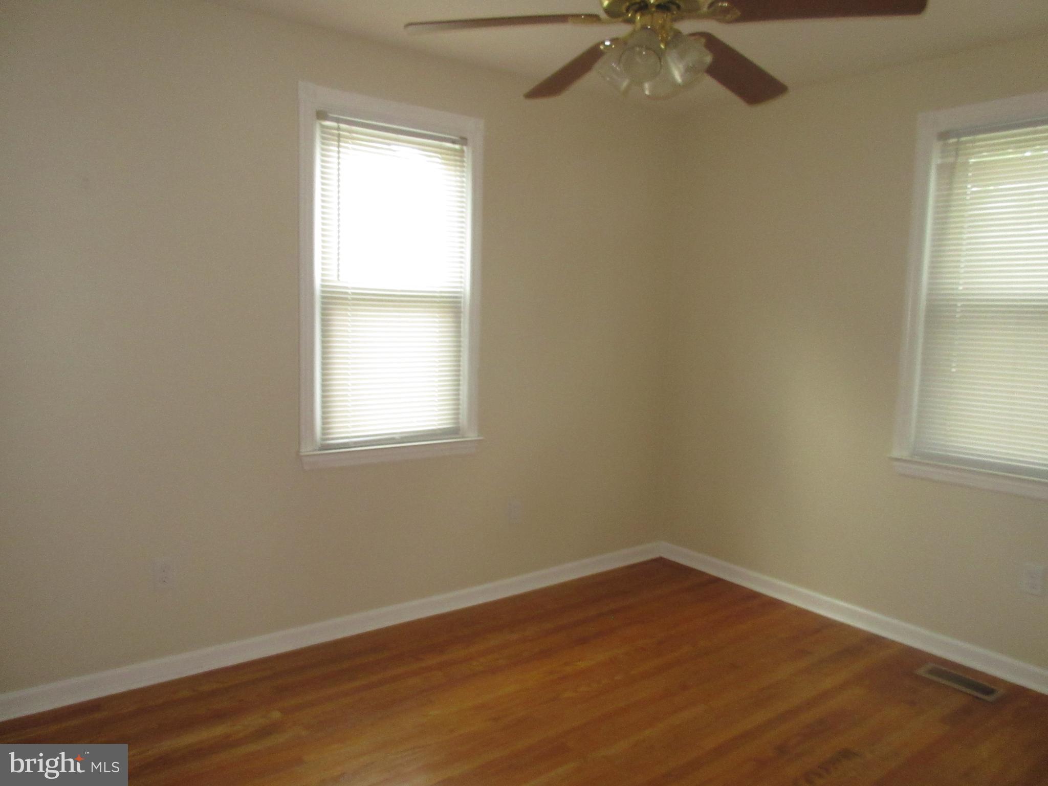 945 Clements Bridge Road Barrington, NJ 08007 - Photo 11 of 21 Gallery Image 11