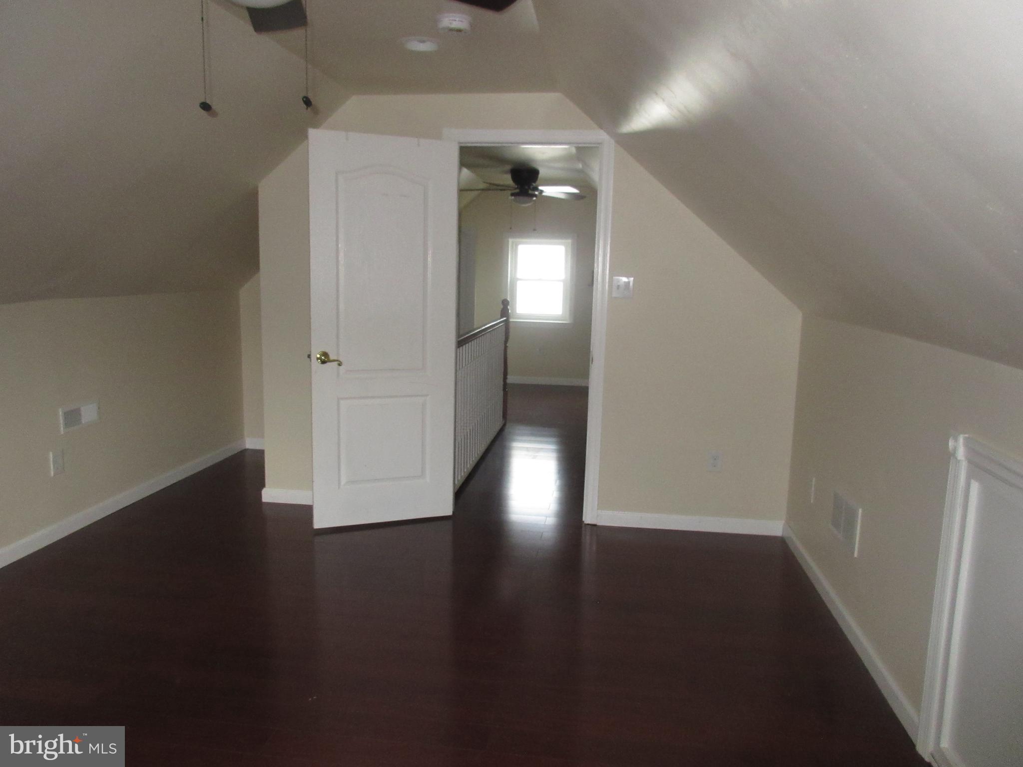 945 Clements Bridge Road Barrington, NJ 08007 - Photo 17 of 21 Gallery Image 17