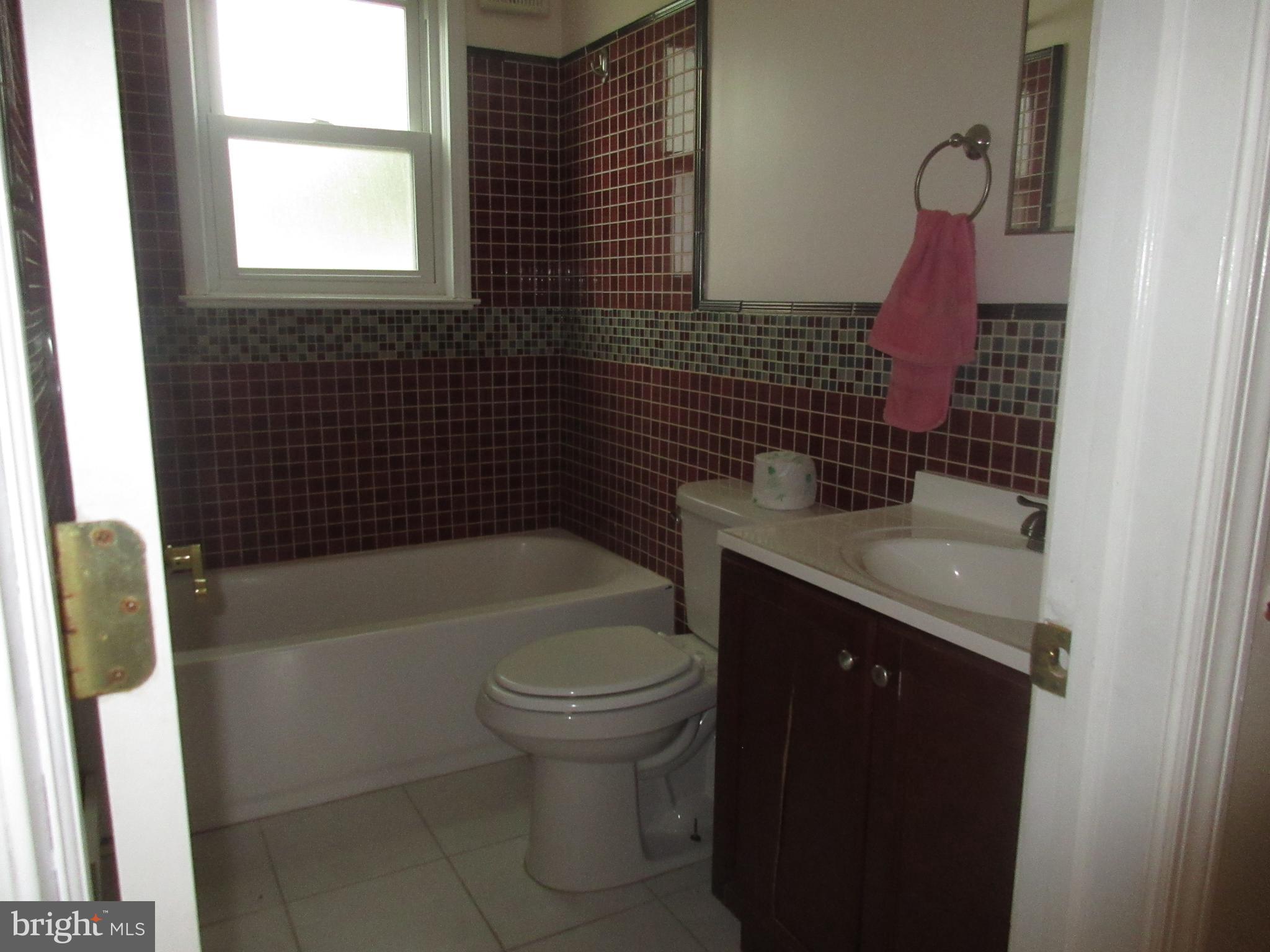 945 Clements Bridge Road Barrington, NJ 08007 - Photo 8 of 21 Gallery Image 8