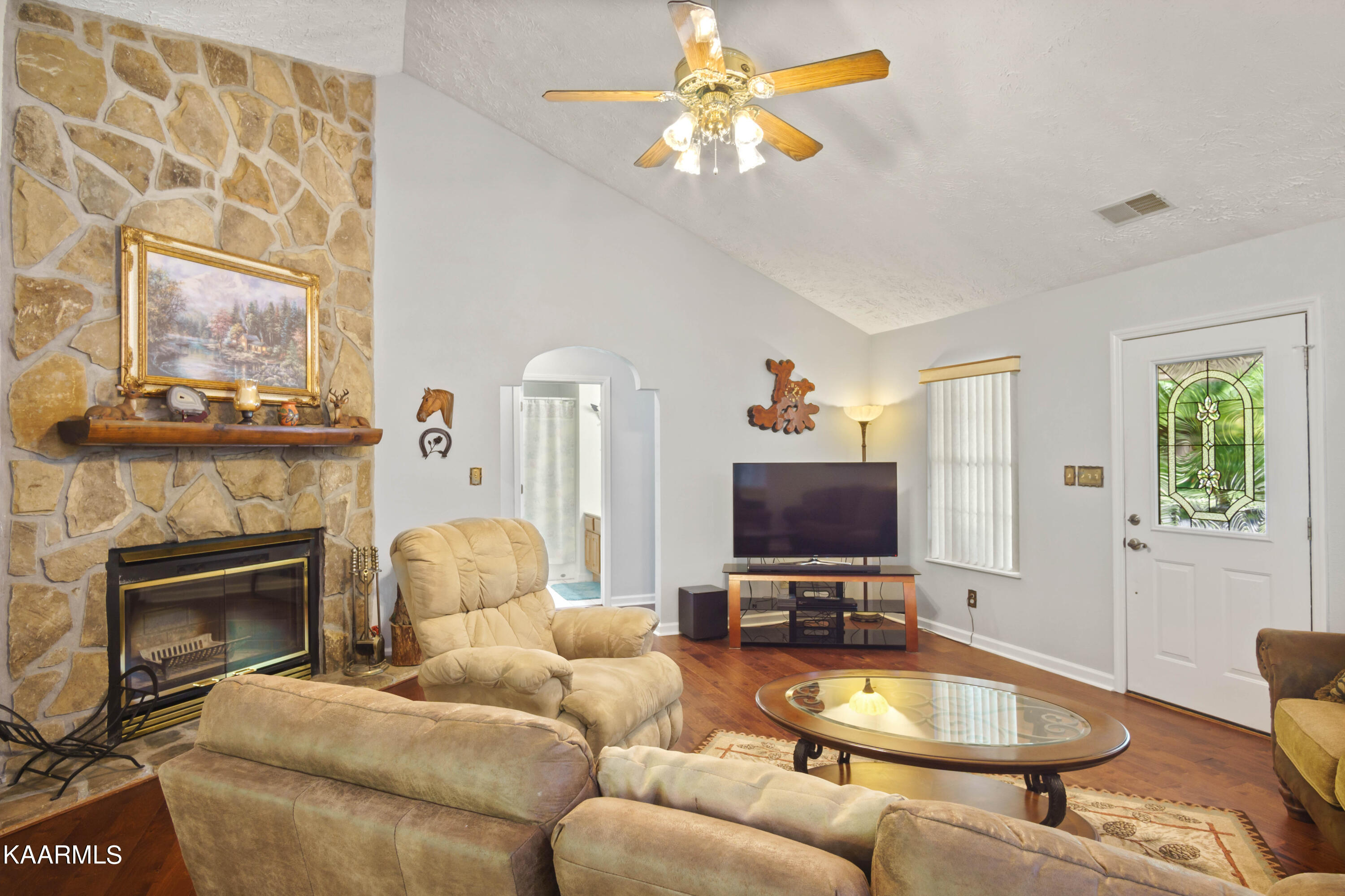 2180 Ranch Road Dandridge, TN 37725 - Photo 4 of 48 living room 4