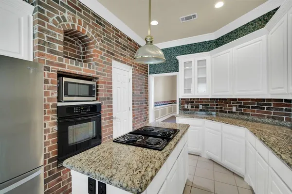 $521,900 | 2616 Brookwood Drive, Mansfield, TX 76063