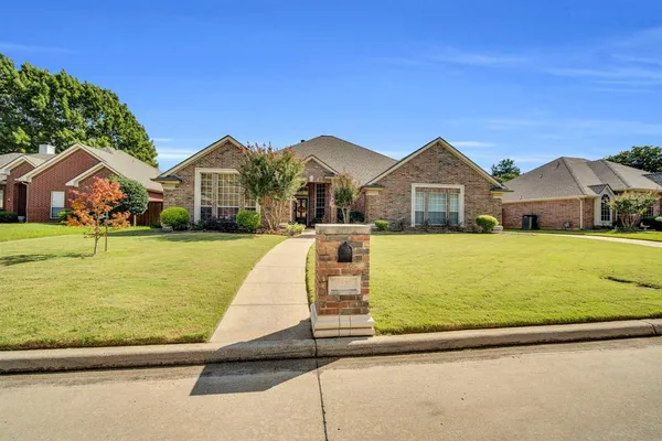 $521,900 | 2616 Brookwood Drive, Mansfield, TX 76063