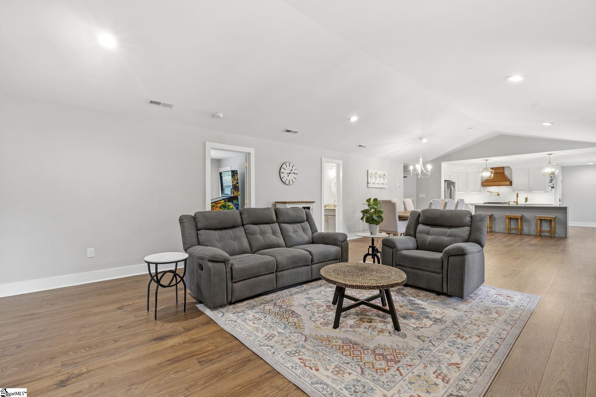 207 Oates Avenue Easley, SC 29640 - Photo 4 of 50