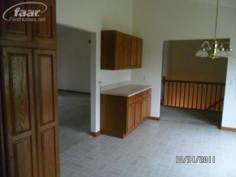 6459 Nollar Road Whitmore Lake, MI 48189 - Photo 4 of 15 20261280-3.JPG