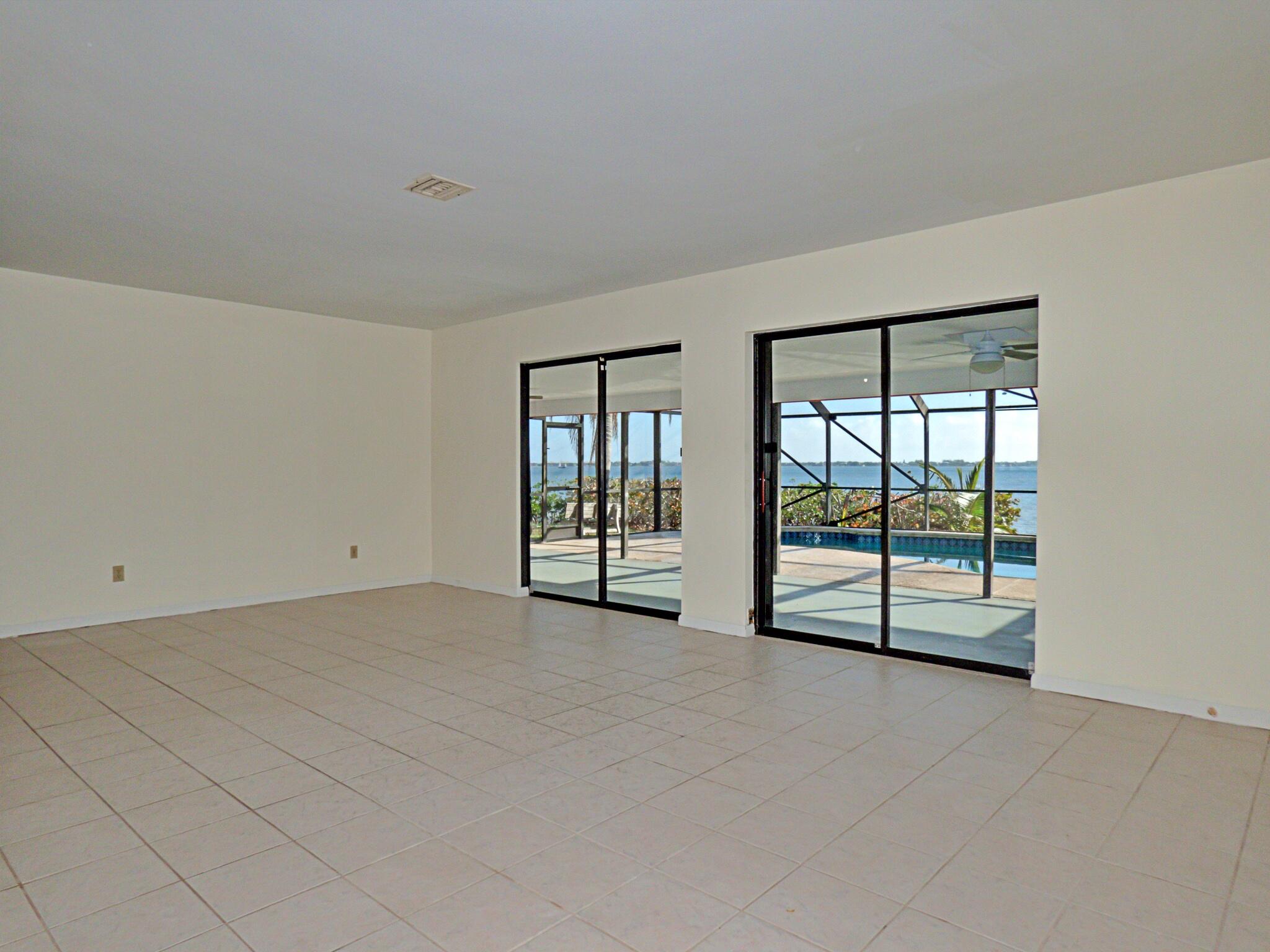 118 North Sewalls Point Road Sewall's Point, FL 34996 - Photo 33 of 43 P1310516