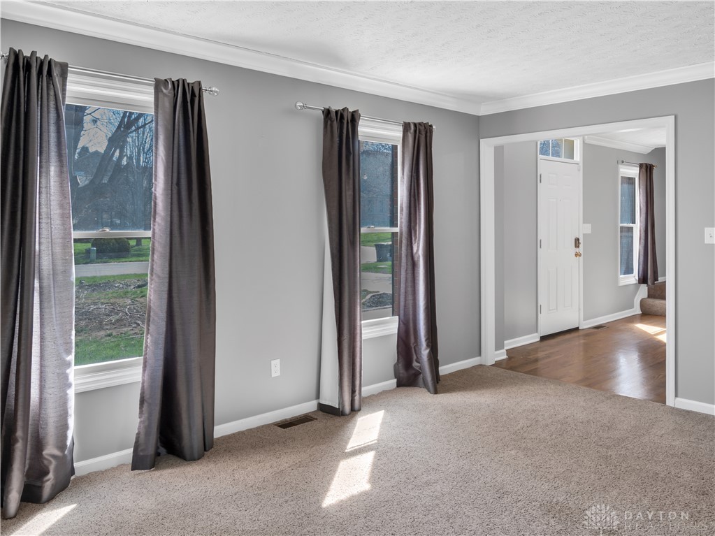 25 Callaway Springboro, OH 45066 - Photo 21 of 51 This bright living space features clean lines and an inviting atmosphere.