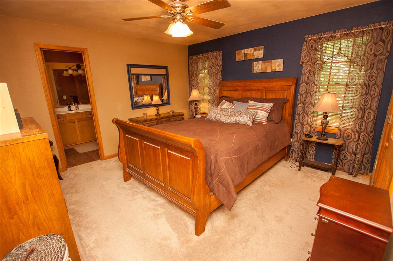 7999 Pin Oak Road Manito, IL 61546 - Photo 12 of 34 Gallery Image 12