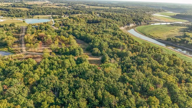 $69,000 | 8 Hopkins Road, Perry, MO 63462