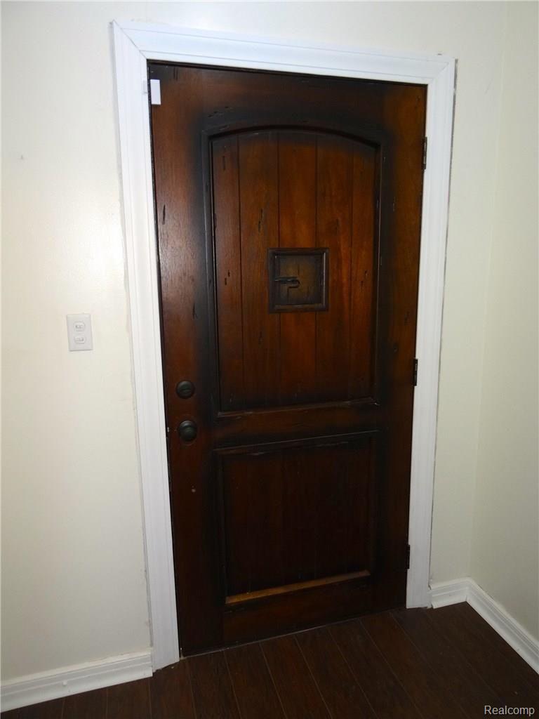 19800 Canterbury Road Detroit, MI 48221 - Photo 8 of 51 Front Door.jpg
