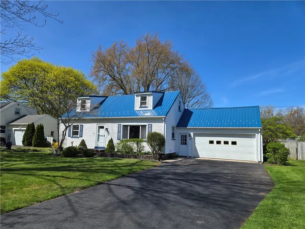 $224,900 | 38 Shadmore Drive, Greece, NY 14626