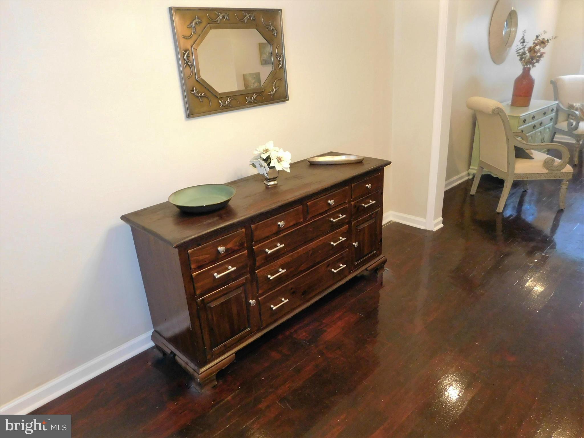 4549 Pen Lucy Road Baltimore, MD 21229 - Photo 7 of 26 Dining Room