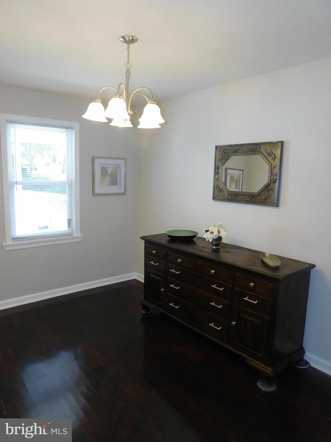 4549 Pen Lucy Road Baltimore, MD 21229 - Photo 8 of 26 Dining Room