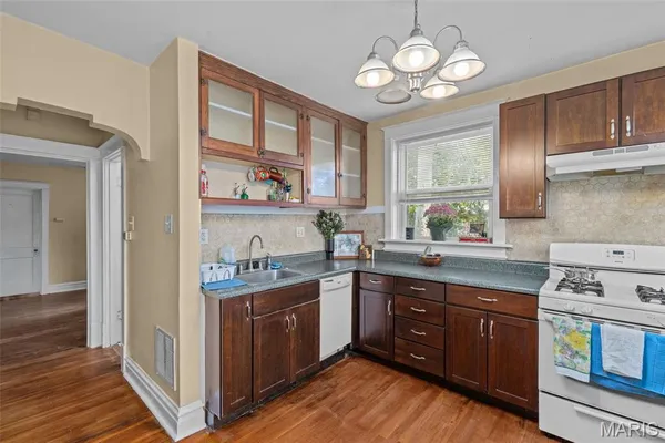 $450,000 | 2116 Geyer Avenue, St. Louis, MO 63104