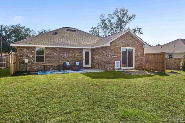 $1,950 | 7911 Twin Lake Drive, Milton, FL 32583