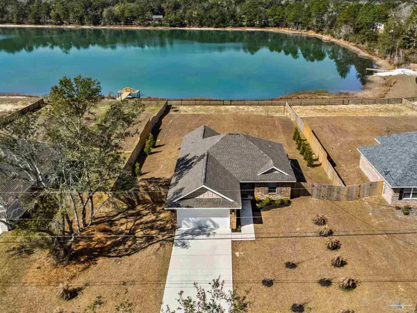 $1,950 | 7911 Twin Lake Drive, Milton, FL 32583