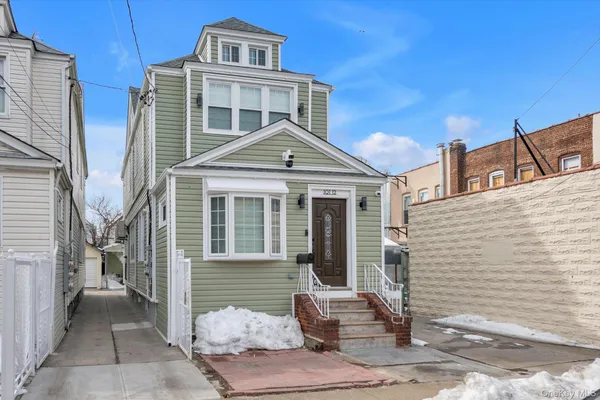 $999,999 | 101-12 108th Street | South Richmond Hill