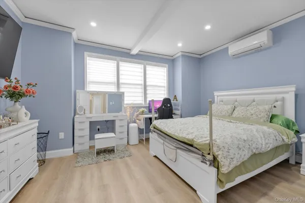 $999,999 | 101-12 108th Street | South Richmond Hill