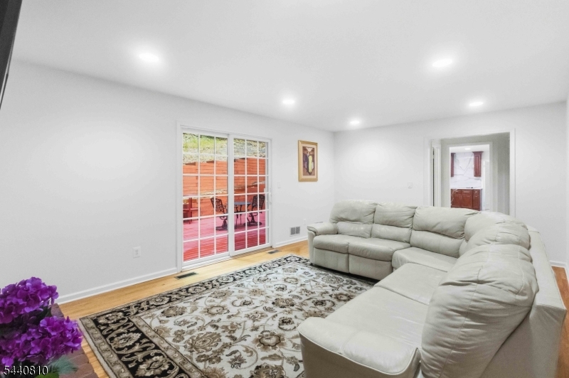 56 Union Hill Road Morris Plains, NJ 07950 - Photo 9 of 36