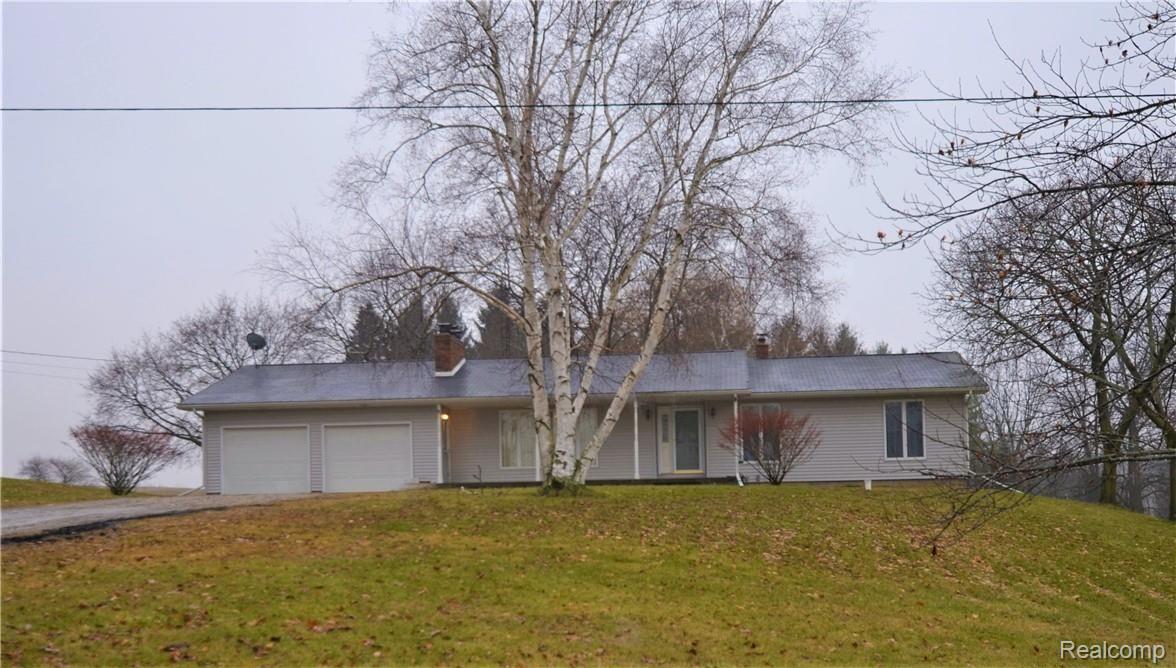 720 East Bennington Road Owosso, MI 48867 - Photo 1 of 25 DSC_0007 (2).JPG