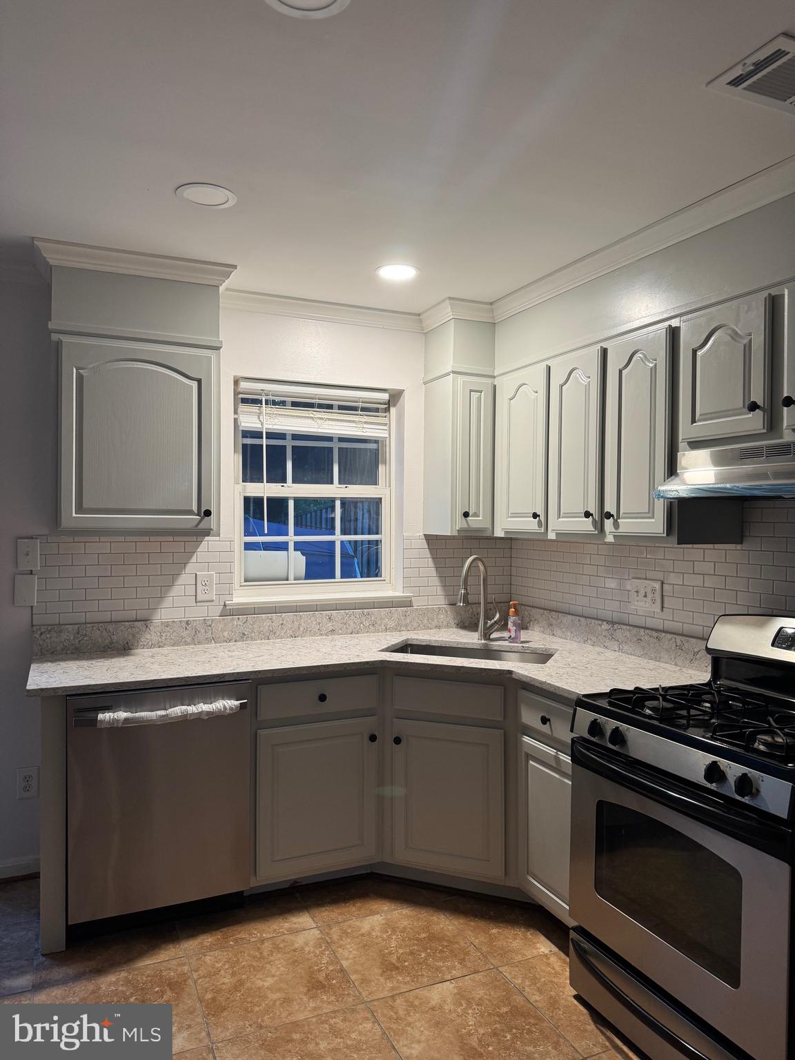 8876 Stable Forest Place Bristow, VA 20136 - Photo 11 of 24