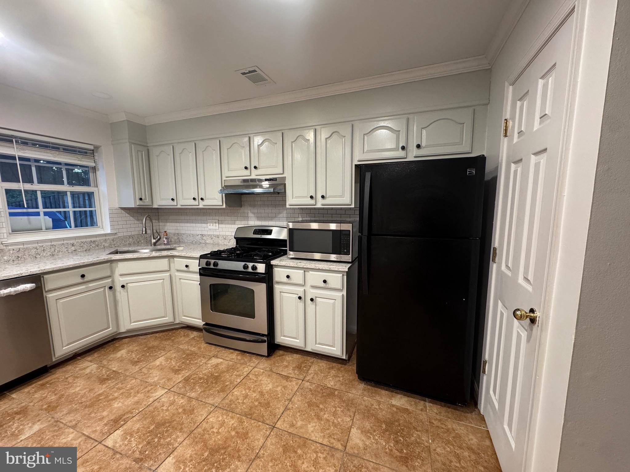 8876 Stable Forest Place Bristow, VA 20136 - Photo 14 of 24