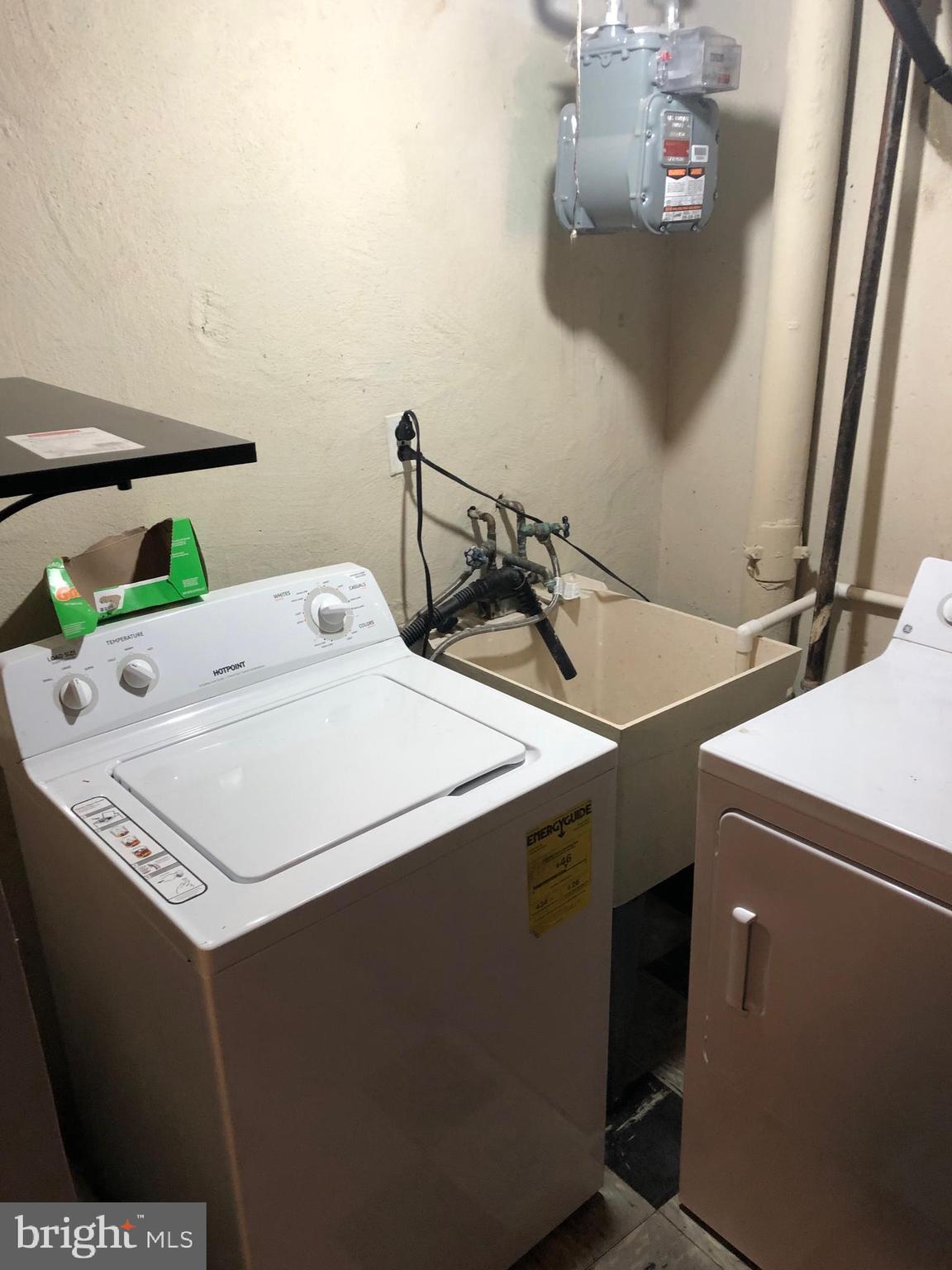 8550 Tolbut Street Philadelphia, PA 19152 - Photo 17 of 24 a utility room with dryer and washer