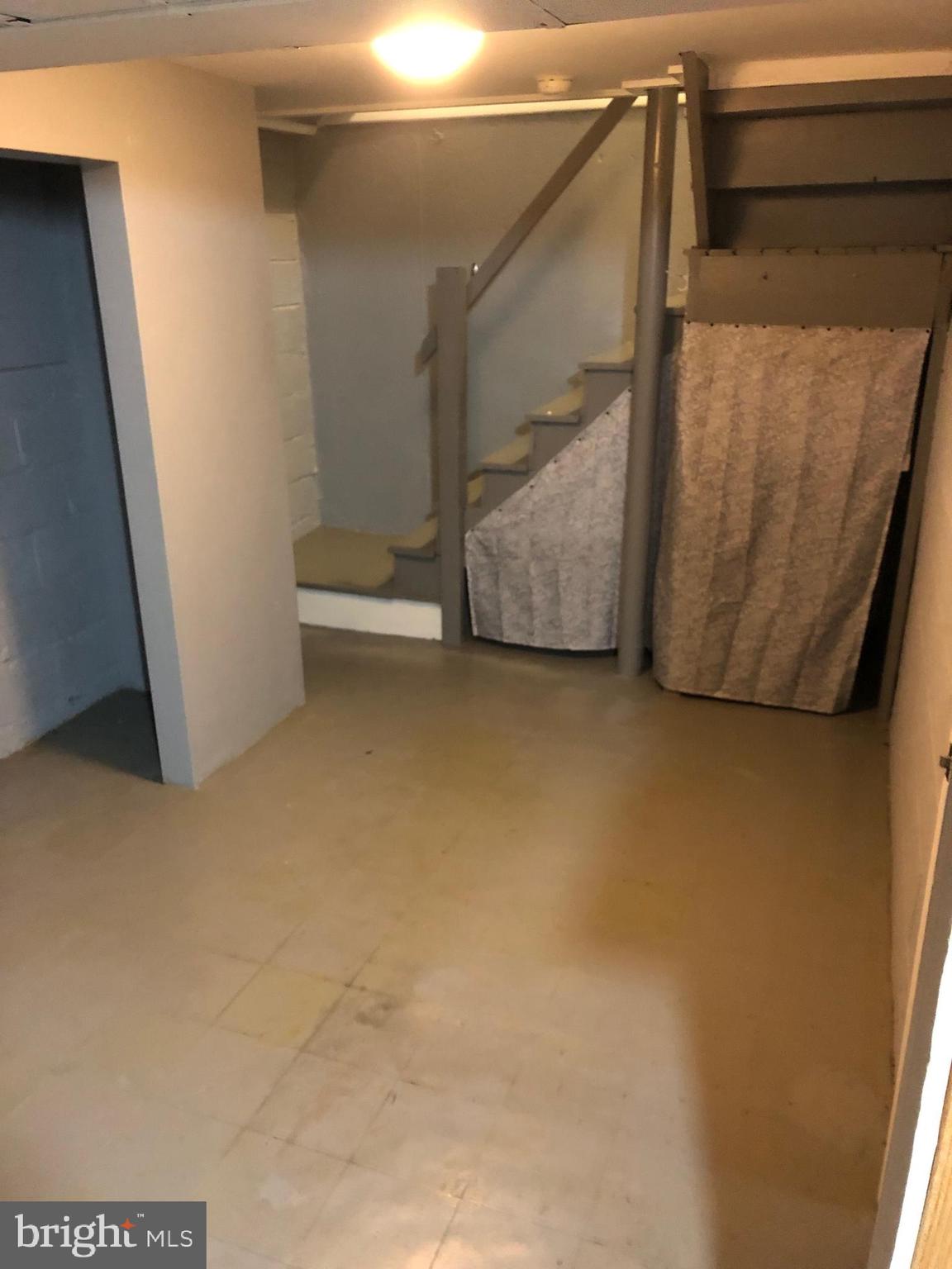 8550 Tolbut Street Philadelphia, PA 19152 - Photo 19 of 24