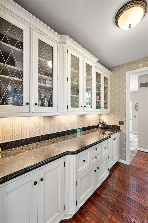 1049 Autumnview Drive Rochester, MI 48307 - Photo 10 of 74
