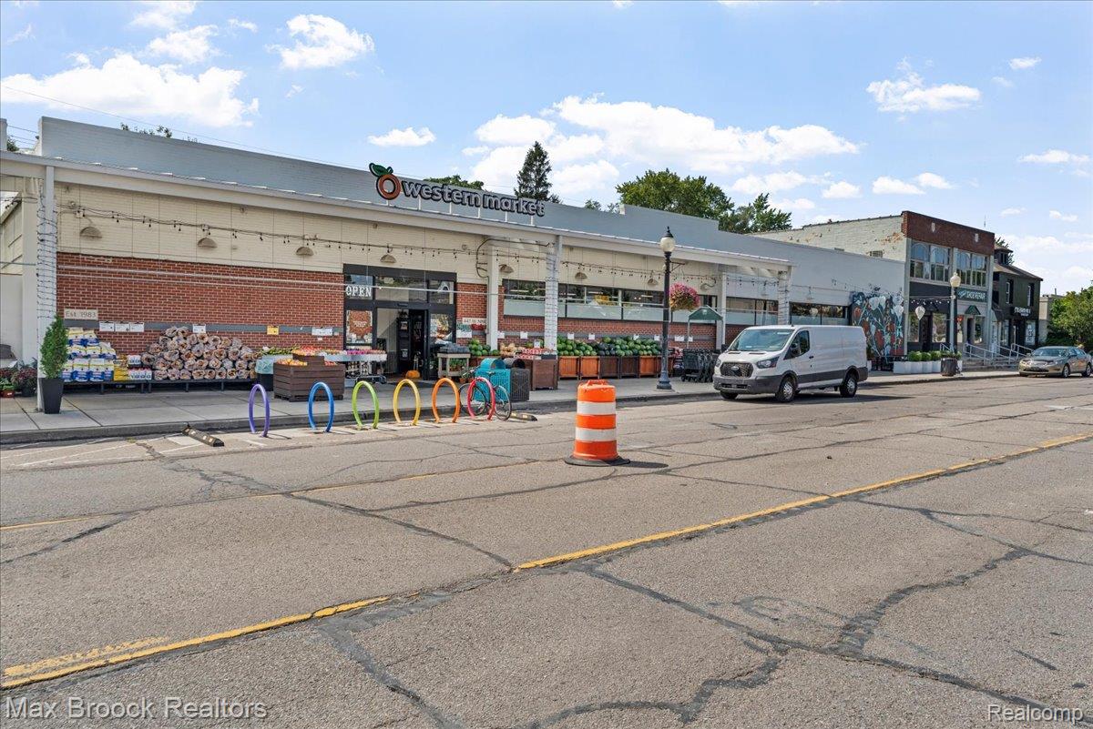 513 West 9 Mile Road, Unit 1 Hazel Park, MI 48030 - Photo 21 of 21 Unit is next door to grocery store and other commnerial buildings