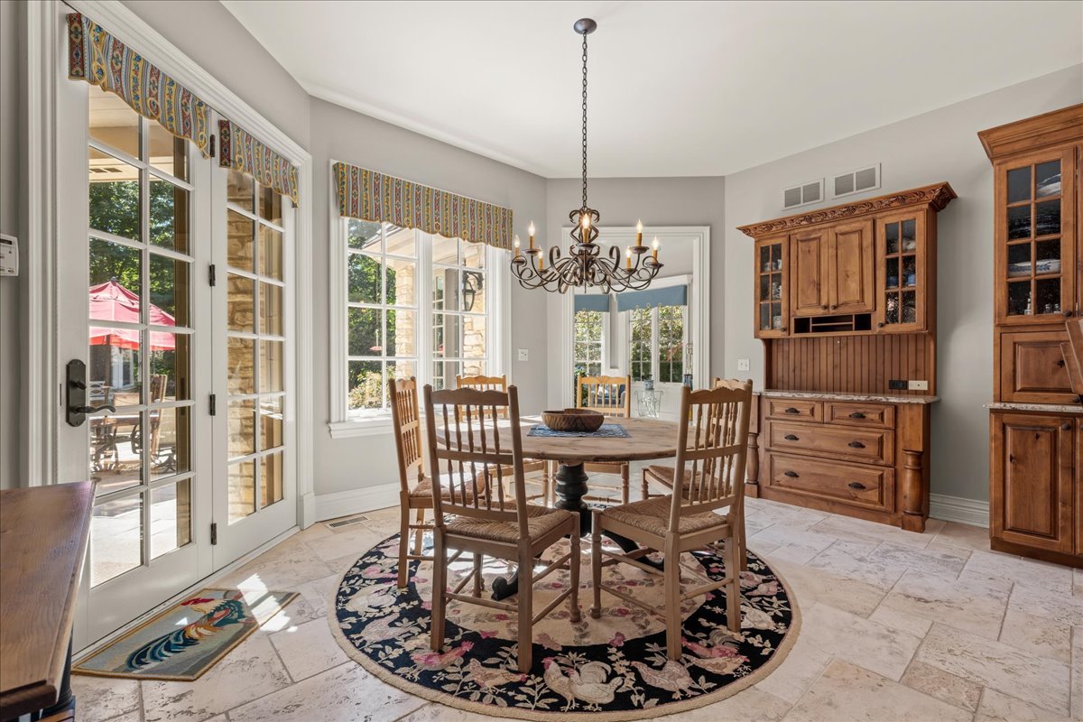 33W551 Hub Road Wayne, IL 60184 - Photo 17 of 62 Gallery Image 17