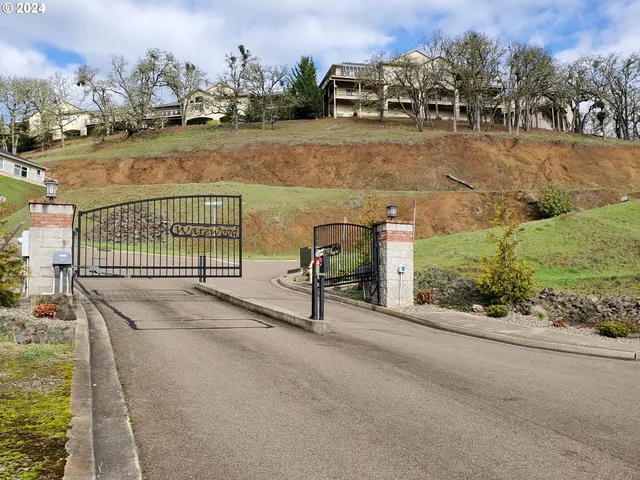 $80,000 | 2503 Northwest Troost Street, Unit 16, Roseburg, OR 97471